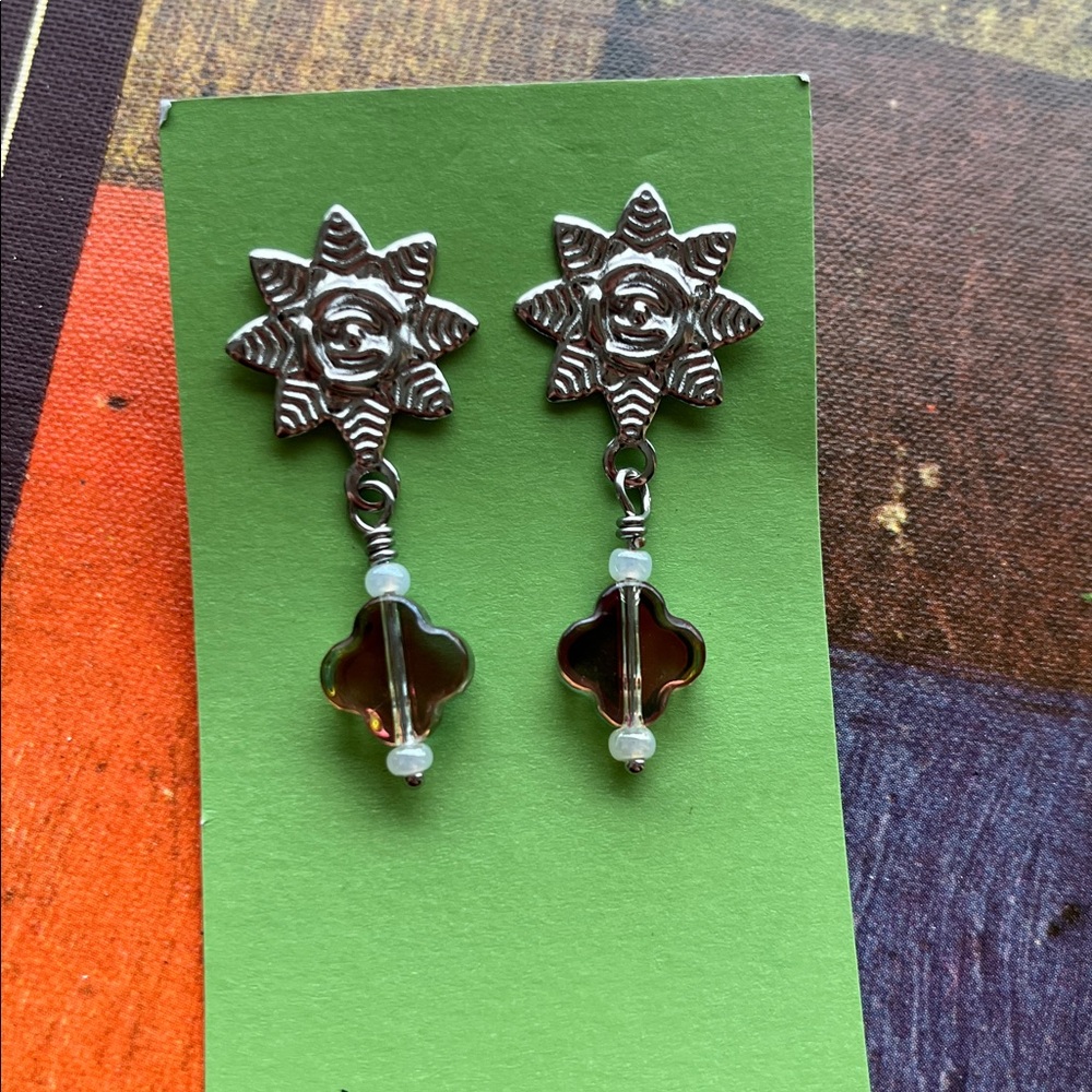 Unique dangle earrings - Picture 5 of 5